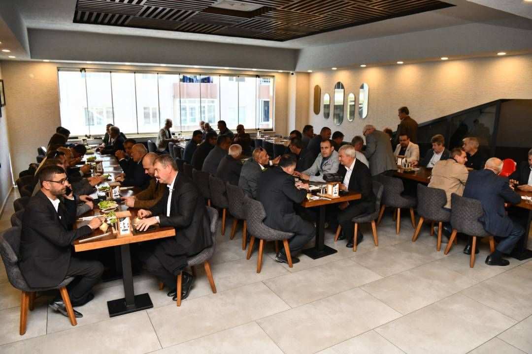 Başkan Özcan muhtarlarla buluştu