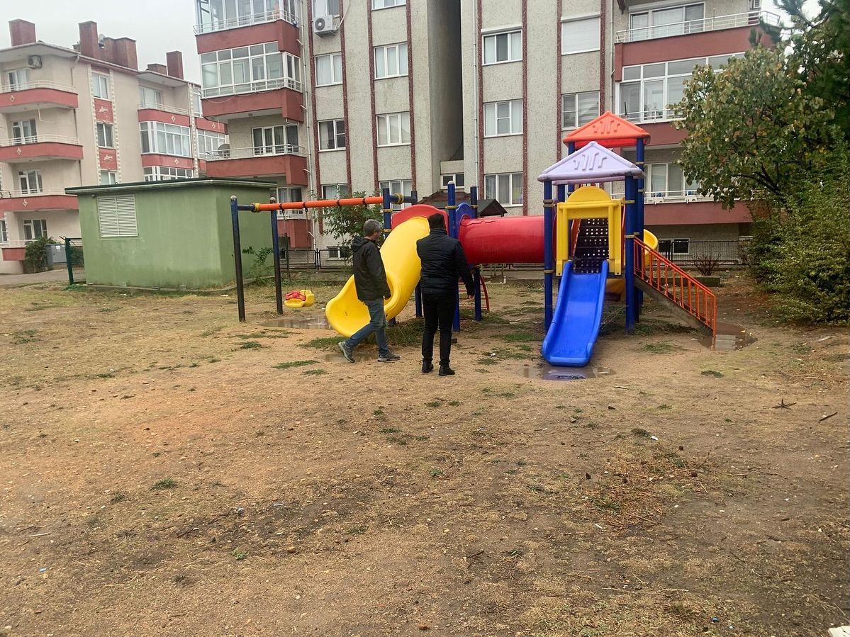 Çocuk oyun parkları ve spor alanları yenileniyor
