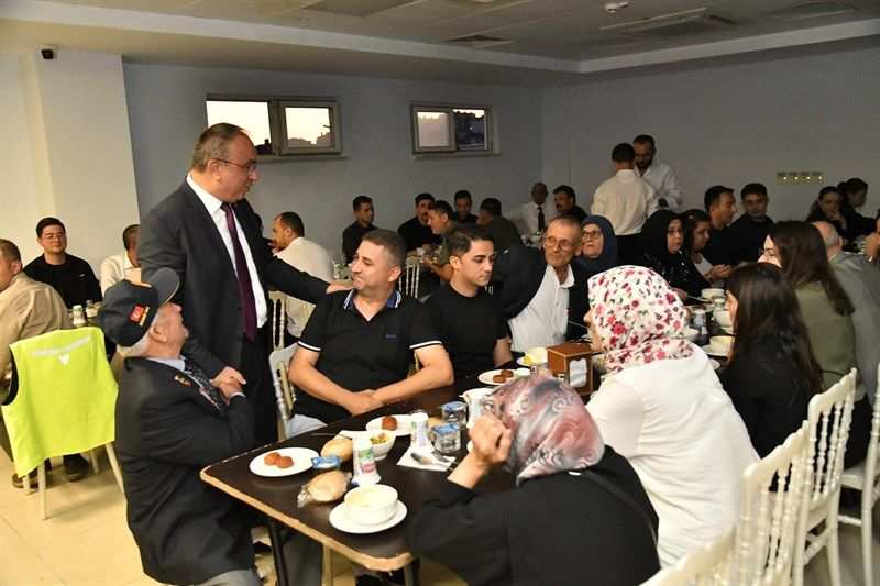 Gaziler ve şehit aileleri onuruna yemek programı düzenlendi 