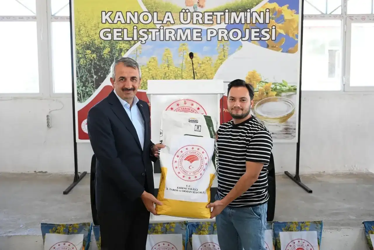 Üreticilere kanola tohumu dağıtıldı