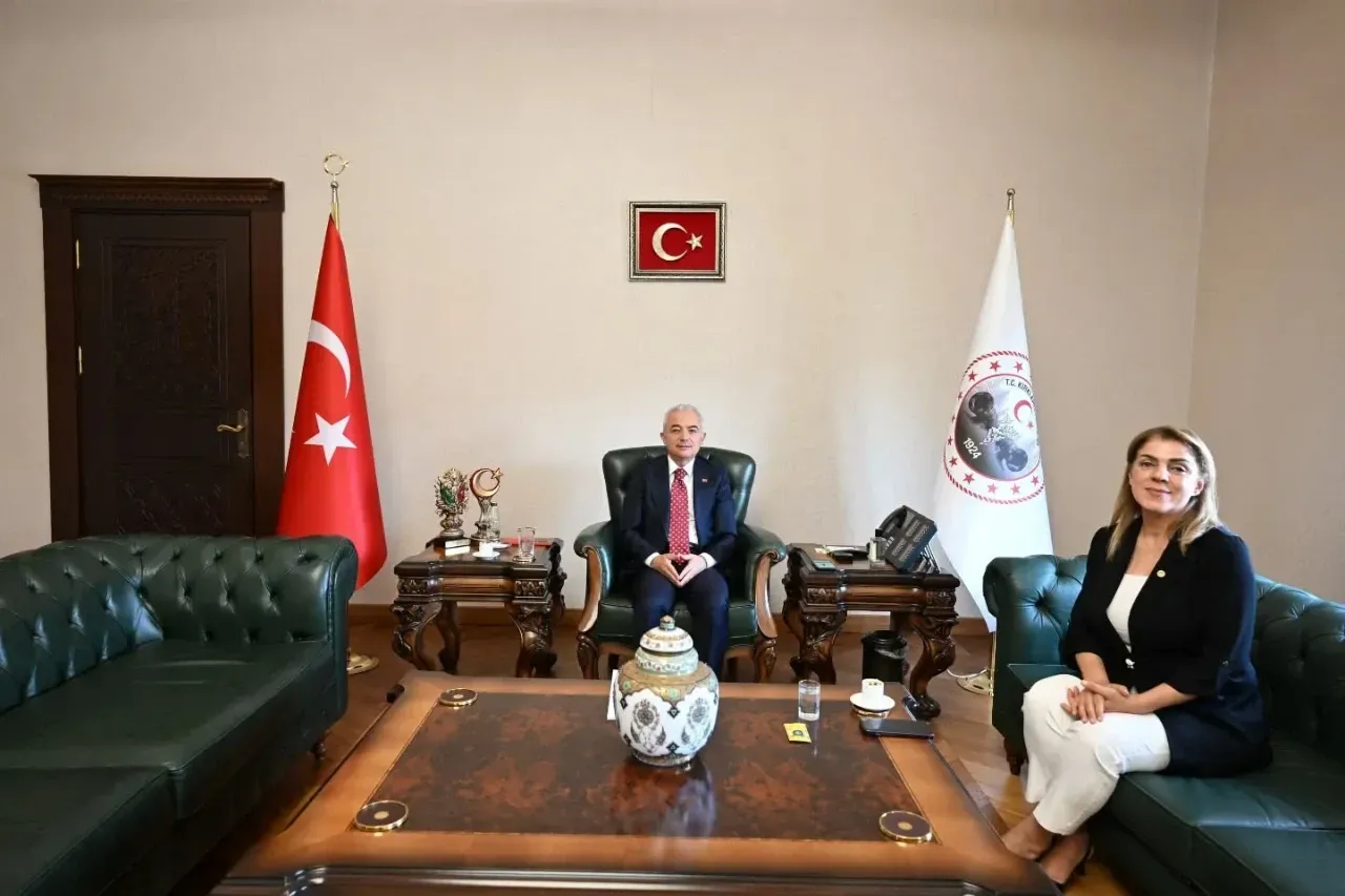 Rektör Ak’tan Vali Turan’a ziyaret