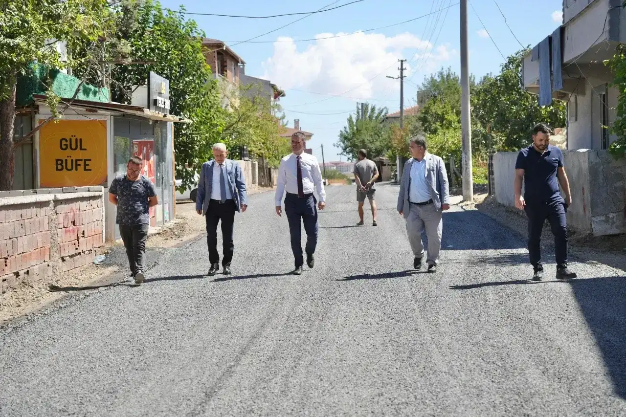 Yeni yol ve park çalışmaları devam ediyor