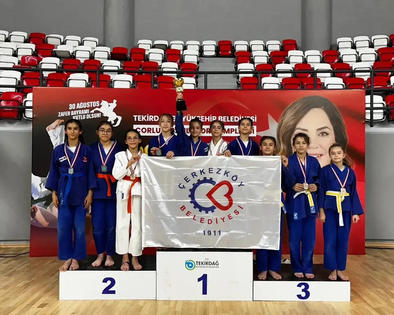 Minik Kızlar Judo Takımı turnuvayı şampiyon olarak tamamladı