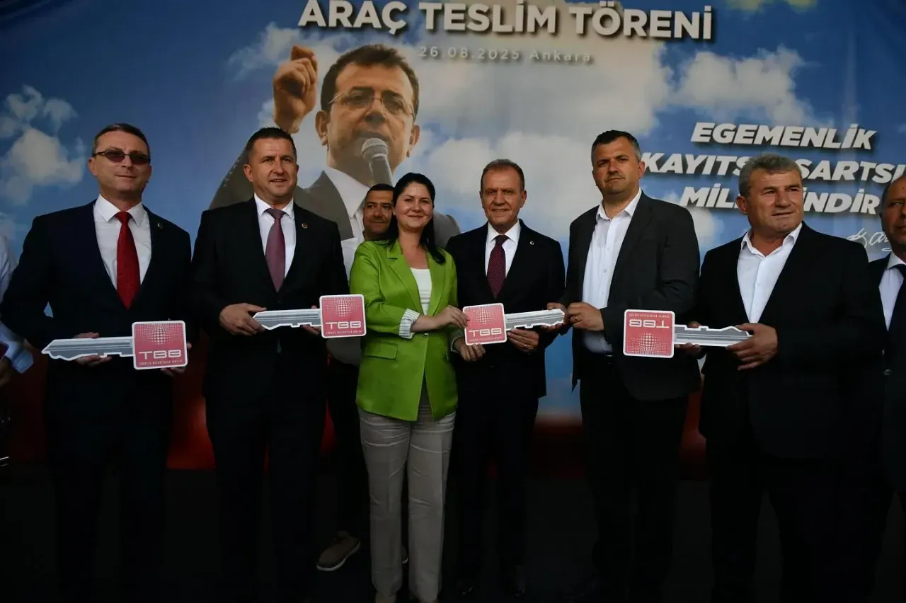Türkiye Belediyeler Birliği’nden 53 belediyeye araç hibesi