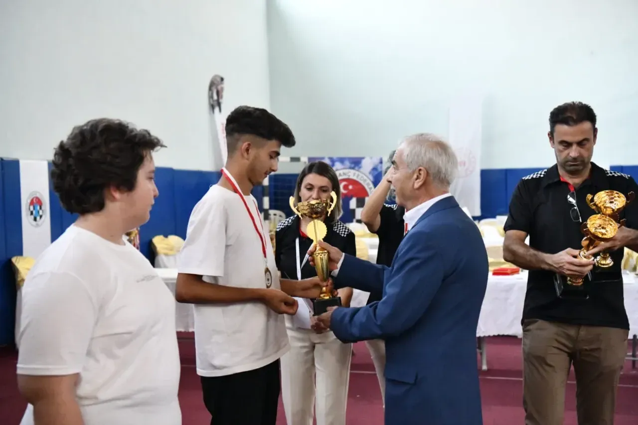 Uluslararası Açık Satranç Turnuvası’nda ödüller sahiplerini buldu