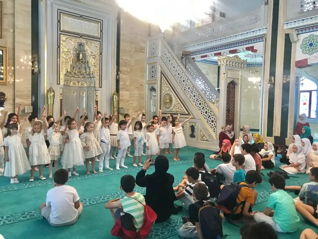 Mevlânâ Camii’nde Yaz Kur’an Kursu Yıl Sonu Şenliği