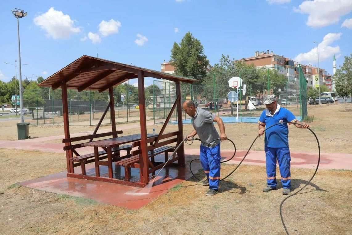 Temizlik seferberliği devam ediyor