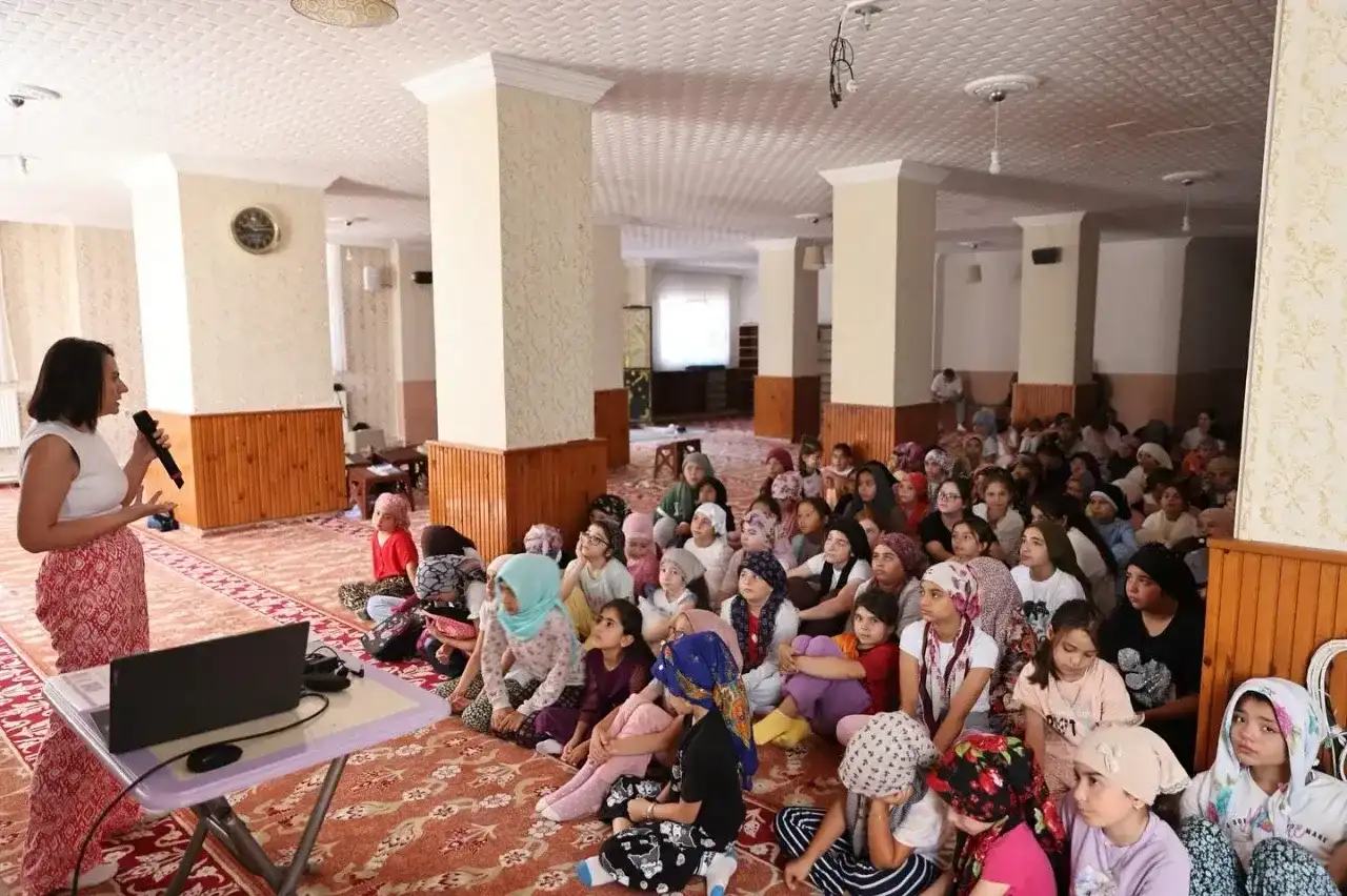 Çocuklara beslenme ve akran zorbalığı eğitimi verildi