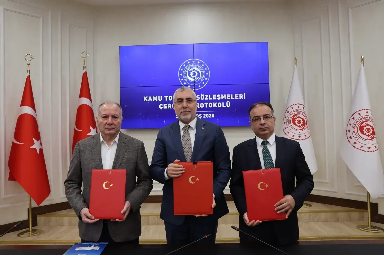 600 bin kamu işçisini kapsayan protokol imzalandı