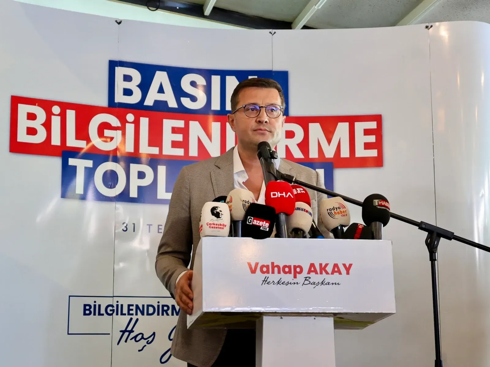 Başkan Akay, CHP ile yollarını ayırdı