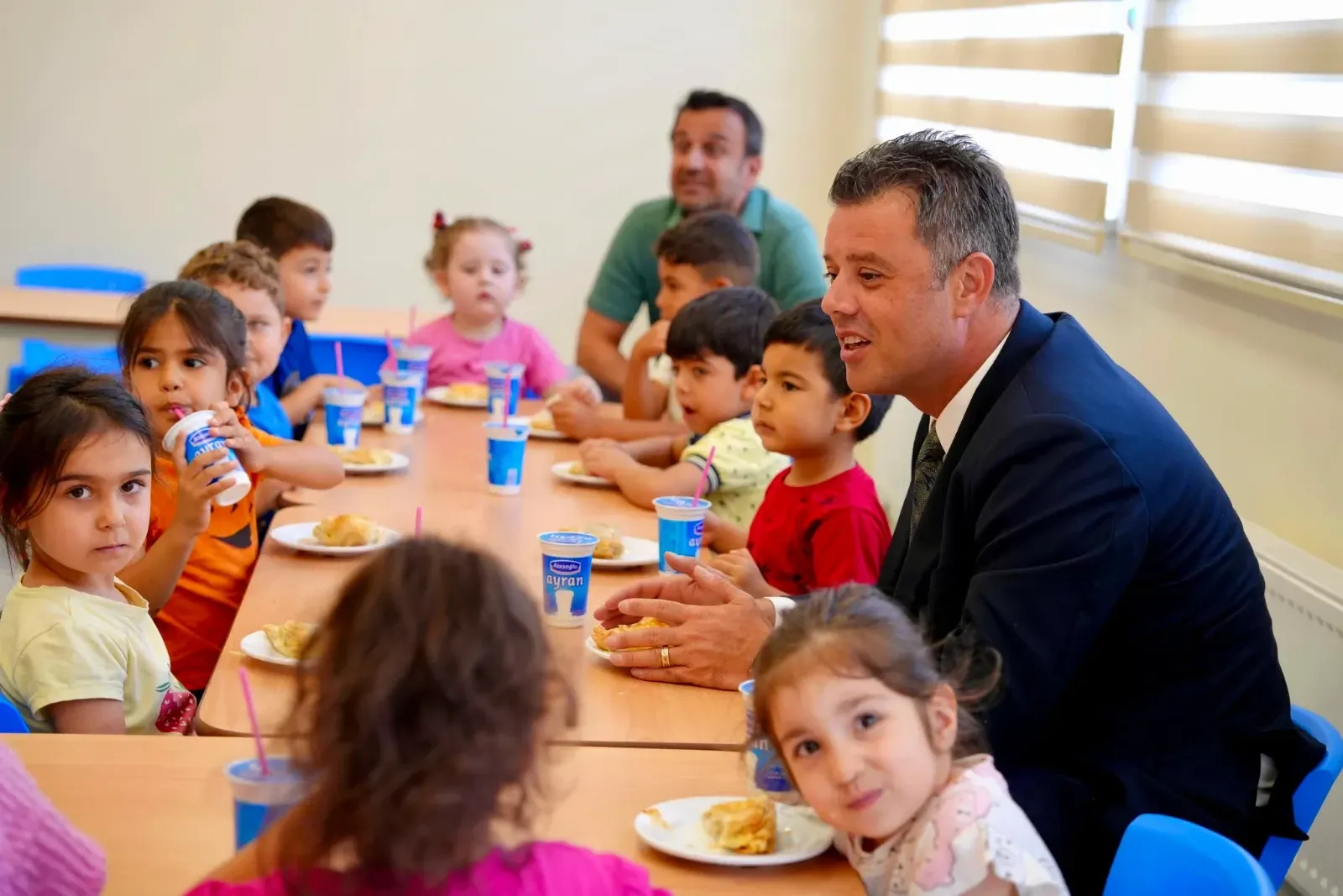 Başkan Sarıkurt, yaz okulunda miniklerle buluştu