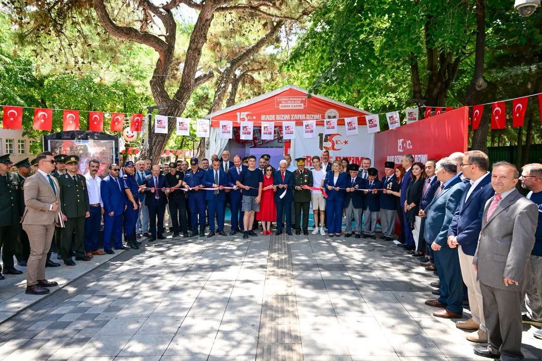 Kırklareli'nde demokrasi şehitlerine anlamlı vefa