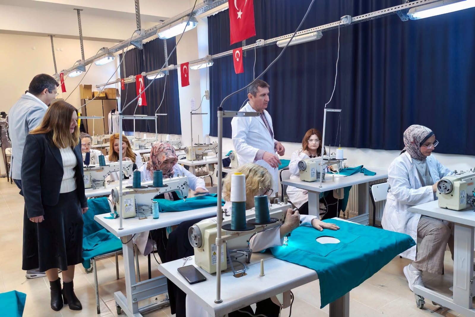 Hastanenin tekstil ihtiyaçları tekstil atölyelerinde üretiliyor