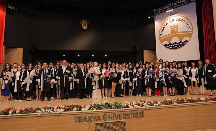 Arda Meslek Yüksekokulu’nda mezuniyet heyecanı